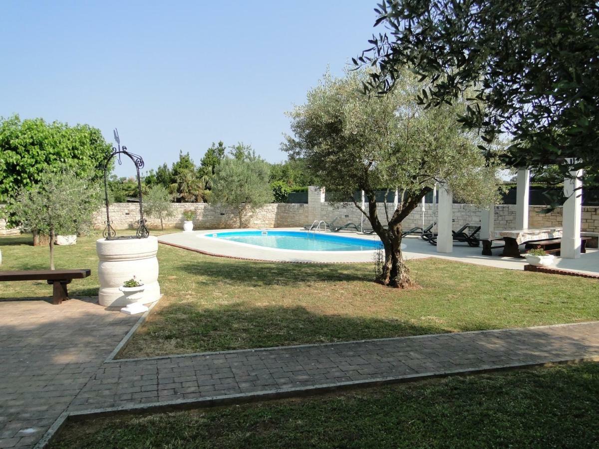 Apartments Villa Maran Umago Exterior foto